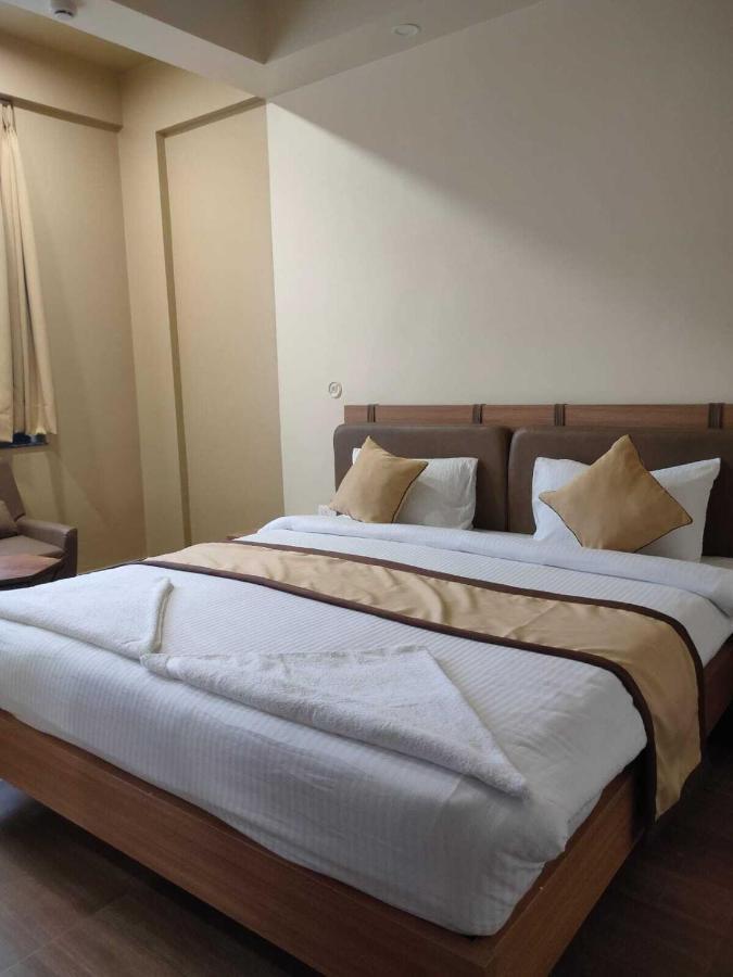 Hotel The Golf 1 Lucknow Buitenkant foto