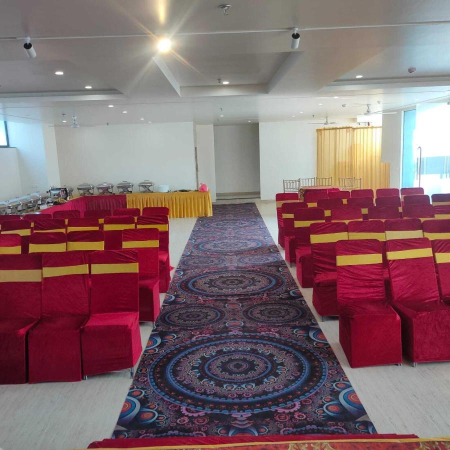 Hotel The Golf 1 Lucknow Buitenkant foto