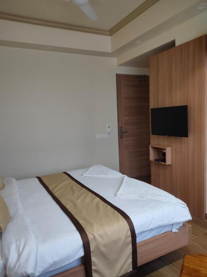 Hotel The Golf 1 Lucknow Buitenkant foto