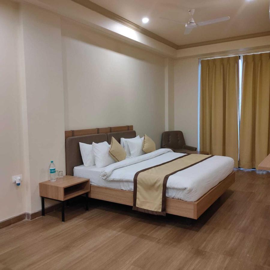 Hotel The Golf 1 Lucknow Buitenkant foto