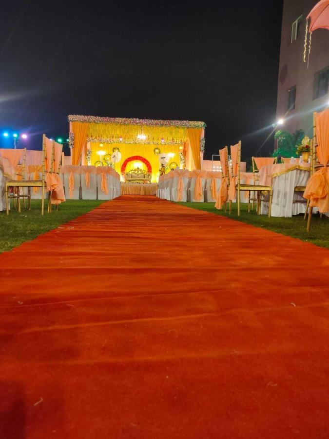 Hotel The Golf 1 Lucknow Buitenkant foto