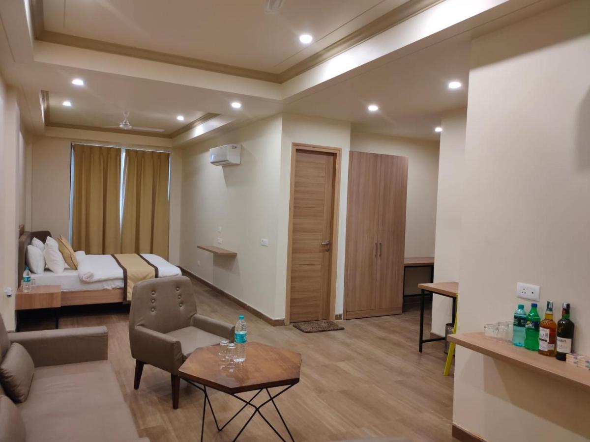 Hotel The Golf 1 Lucknow Buitenkant foto