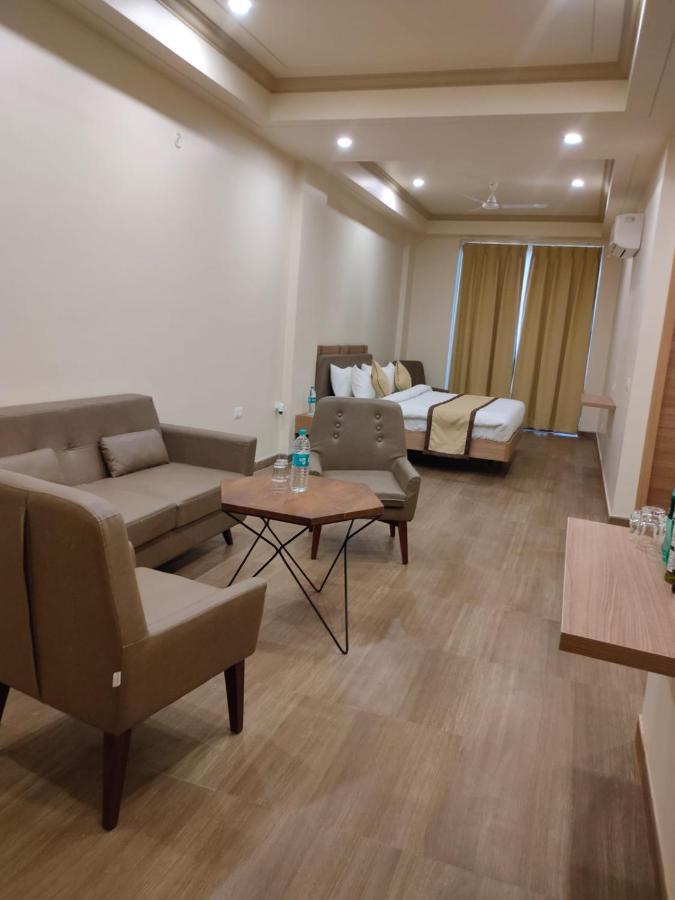 Hotel The Golf 1 Lucknow Buitenkant foto