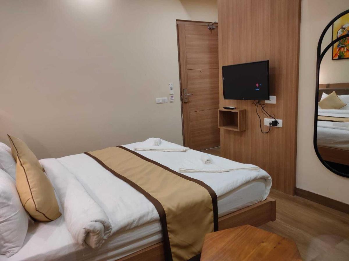Hotel The Golf 1 Lucknow Buitenkant foto