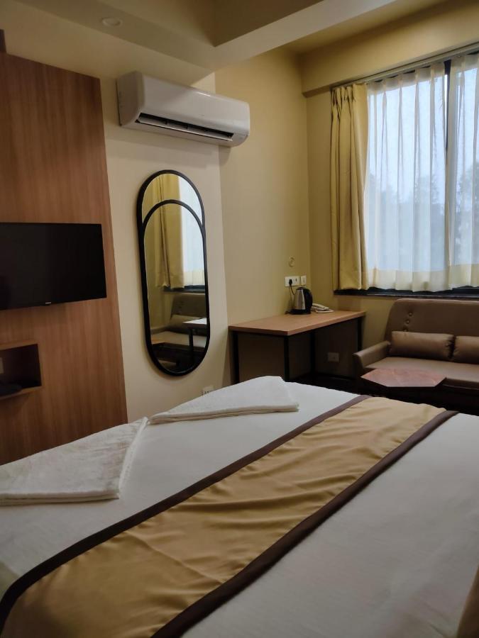 Hotel The Golf 1 Lucknow Buitenkant foto