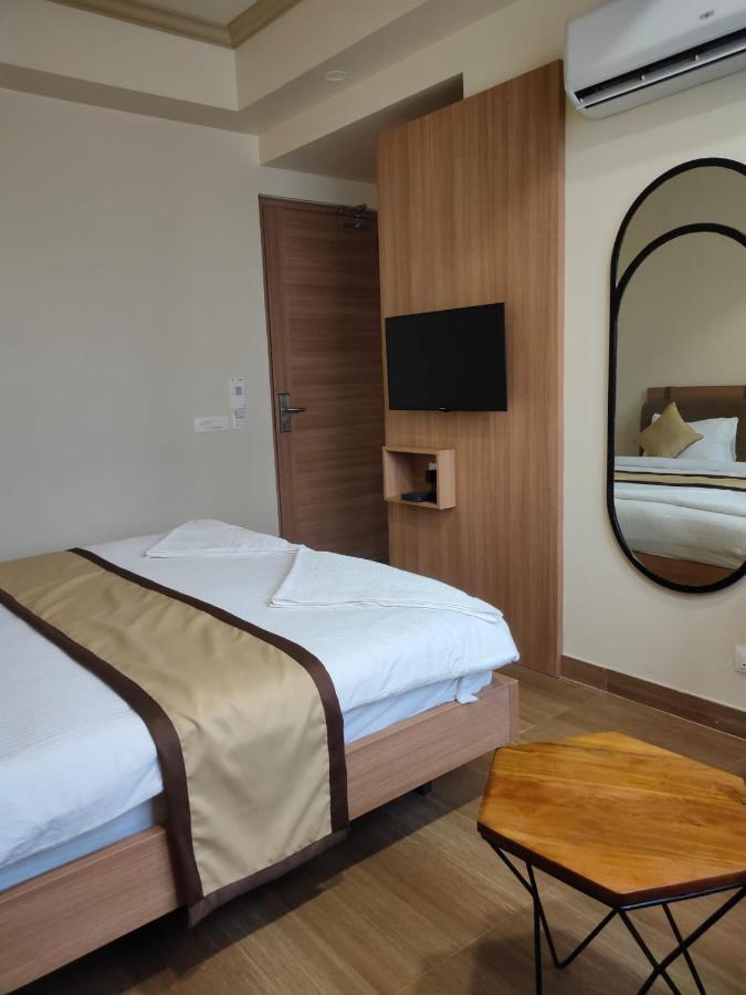 Hotel The Golf 1 Lucknow Buitenkant foto